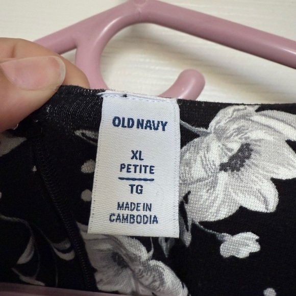 Old Navy Black and White Floral Long Sleeve Sheath dress- EUC XL petite - Picture 6 of 6